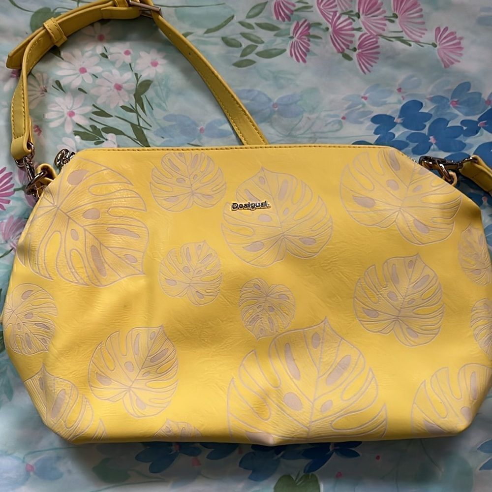 Desigual Handbag with Large Cosmetic Bag - Yellow Monstera Cutout - Picture 12 of 16